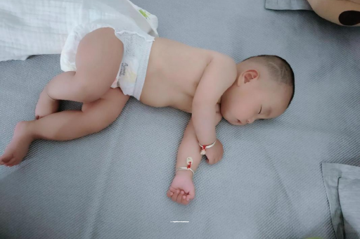 兴安盟三个月宝宝抬头不稳